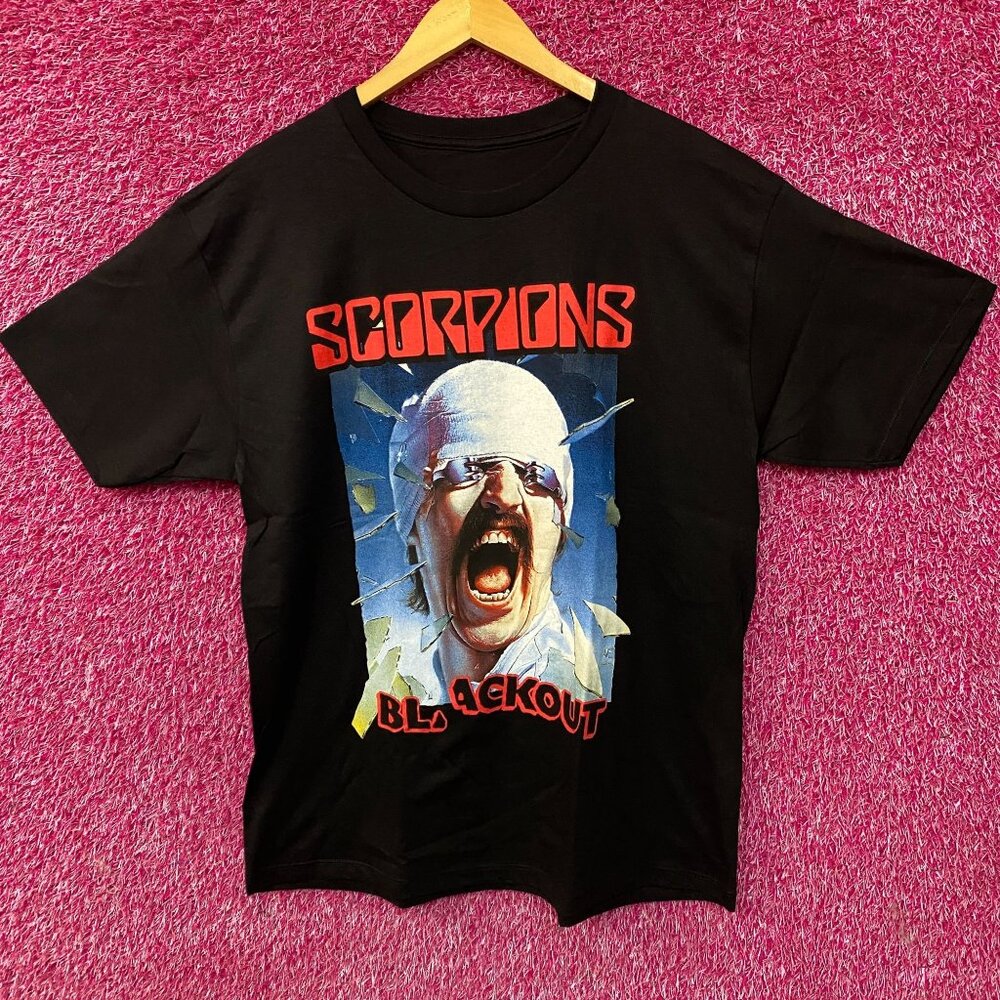Scorpions Blackout Album Cover Heavy Metal Band T-Shirt Large